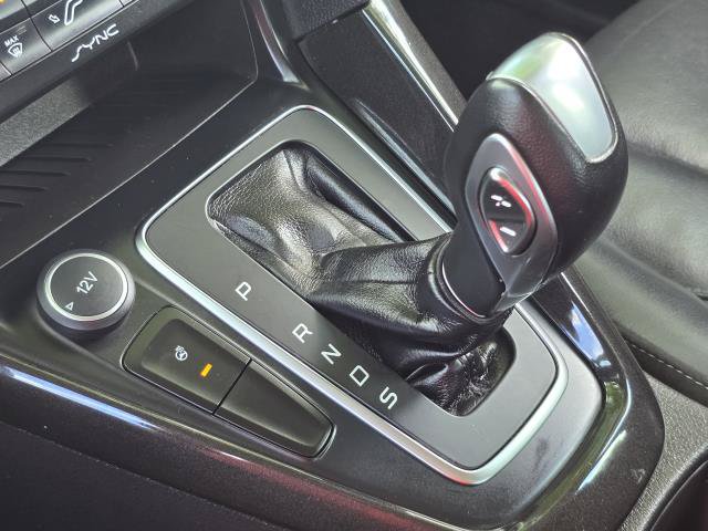 Used 2015 Ford Focus Titanium w/ Titanium Cold Weather Package FWD image 27
