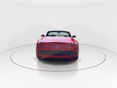 Used 2010 Ferrari California RWD image 7