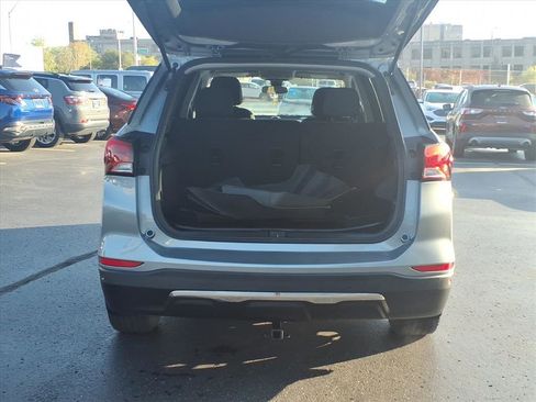 Used 2023 Chevrolet Equinox LT w/ LPO, Floor Liner Package image 7