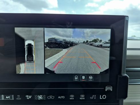 New 2026 GMC Hummer EV 4x4 Crew Cab w/ LPO, Dark Essentials Package image 27