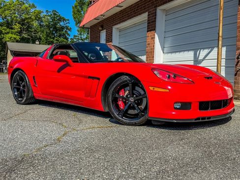 Used 2013 Chevrolet Corvette Grand Sport w/ 2LT Preferred Equipment Group image 28
