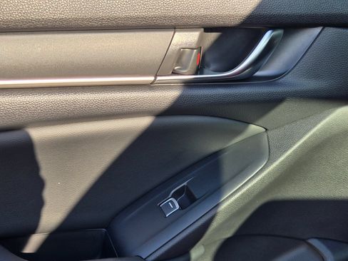Used 2022 Honda Accord Sport image 34