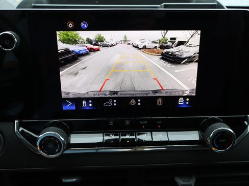 Used 2024 Chevrolet Colorado Trail Boss w/ Technology Package AWD/4WD image 27