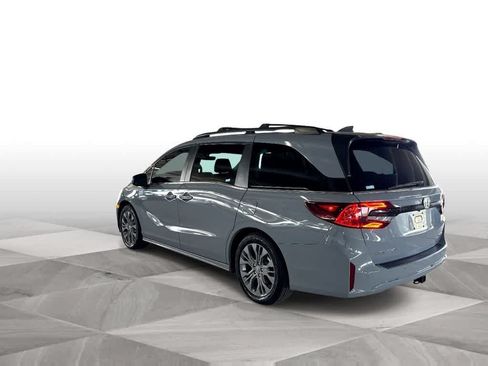 Used 2025 Honda Odyssey Touring image 6