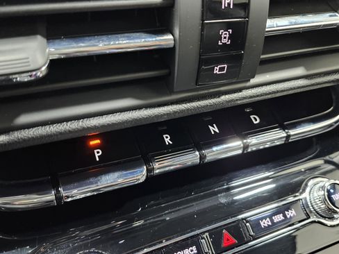 Used 2021 Lincoln Corsair AWD w/ Premium Package image 32