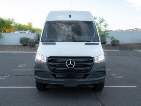 Used 2025 Mercedes-Benz Sprinter 2500 image 2