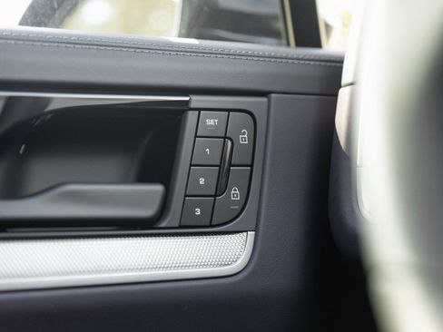 Certified 2026 Porsche Cayenne S AWD/4WD image 19