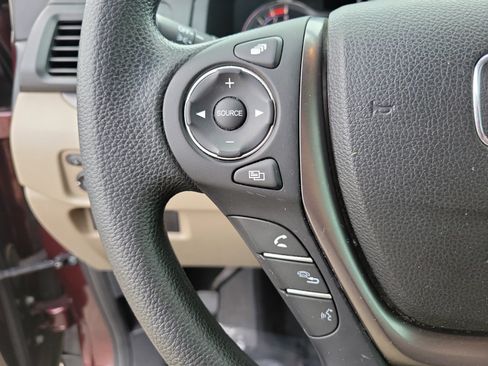 Used 2017 Honda Pilot EX image 18