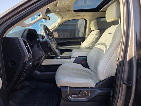 Used 2021 Ford Expedition Platinum image 21