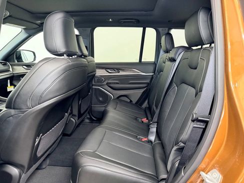 New 2026 Jeep Grand Cherokee Limited AWD/4WD image 5