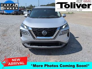 Used 2023 Nissan Rogue SV image 1