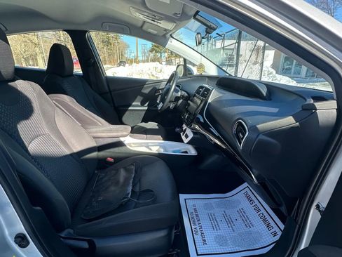 Used 2016 Toyota Prius Two image 29