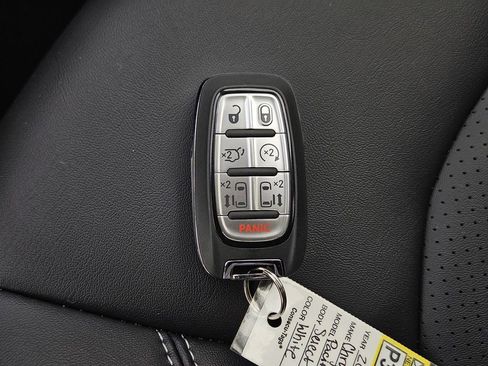 New 2026 Chrysler Pacifica Select image 38