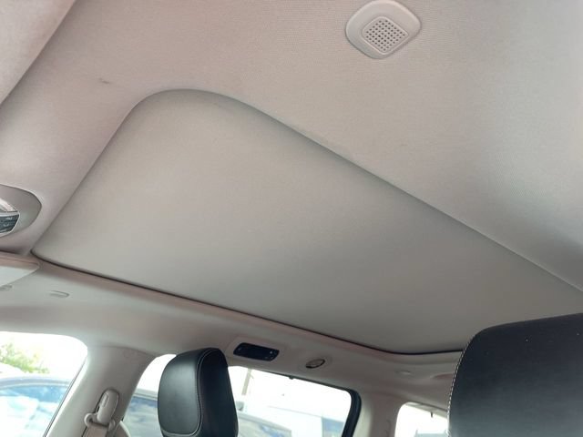 Used 2023 Chrysler Pacifica Limited FWD image 7