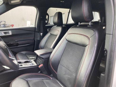 Certified 2022 Ford Explorer ST-Line w/ Class IV Trailer Tow Package image 9