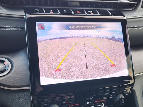 New 2025 Jeep Grand Cherokee Limited image 13