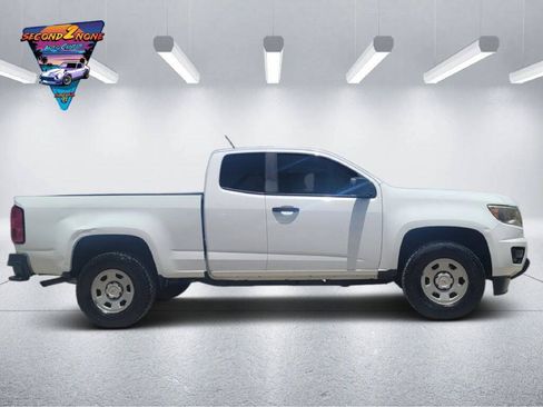 Used 2017 Chevrolet Colorado W/T w/ WT Convenience Package RWD image 4