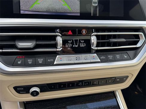 Used 2022 BMW 330i xDrive 330i xDrive w/ Driving Assistance Package image 29