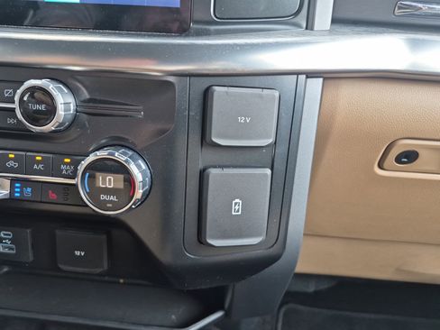 Used 2021 Ford F150 Lariat image 32