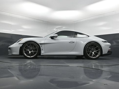 Certified 2024 Porsche 911 GT3 RS RWD image 25