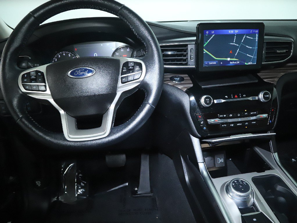 Used 2022 Ford Explorer Limited w/ Equipment Group 301A AWD/4WD image 30