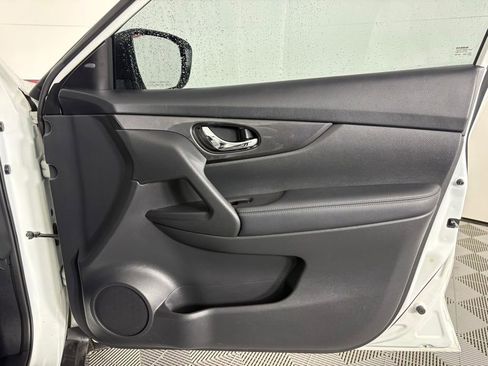 Used 2018 Nissan Rogue S FWD image 36