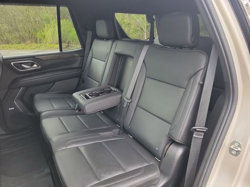 Used 2021 Chevrolet Tahoe LT w/ LT Signature Package AWD/4WD image 16
