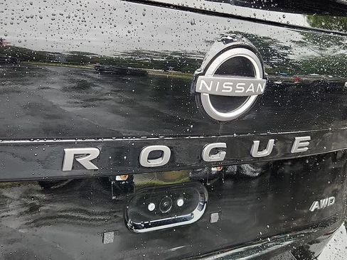 Used 2024 Nissan Rogue S AWD/4WD image 28