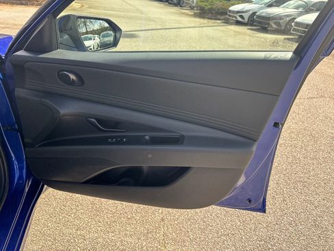 Used 2025 Hyundai Elantra Sport FWD image 14