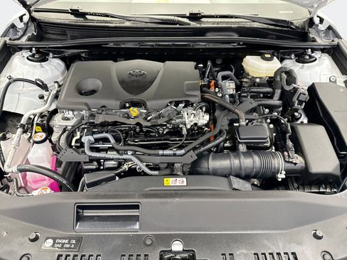 Used 2025 Toyota Camry SE image 21