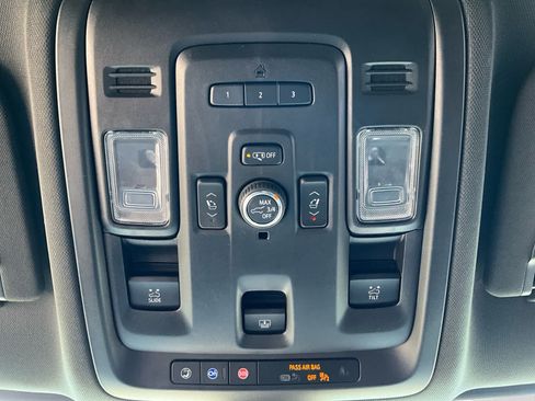 Used 2021 Chevrolet Tahoe RST w/ Luxury Package AWD/4WD image 22