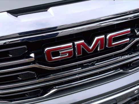 Used 2024 GMC Sierra 1500 SLT w/ SLT Premium Plus Package image 30