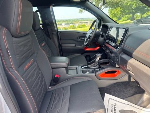 Used 2025 Nissan Frontier PRO-4X AWD/4WD image 10