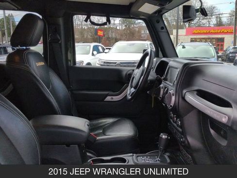 Used 2015 Jeep Wrangler Unlimited Sahara w/ Dual Top Group AWD/4WD image 23