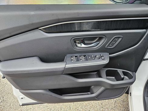 Used 2024 Honda Pilot Elite image 41