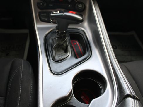 Used 2019 Dodge Challenger SXT image 23