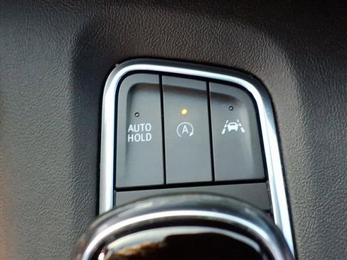 Used 2023 Cadillac Escalade Premium Luxury image 24