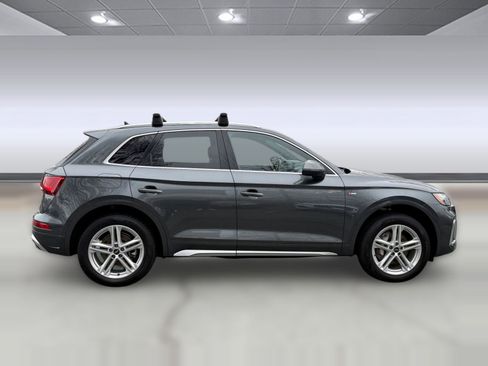 Used 2023 Audi Q5 e Premium w/ Convenience Package image 8