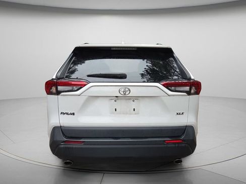 Used 2022 Toyota RAV4 XLE w/ Convenience Package FWD image 8