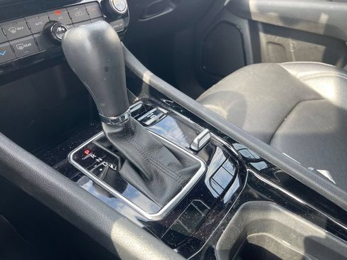 Used 2025 Jeep Compass Limited AWD/4WD image 18