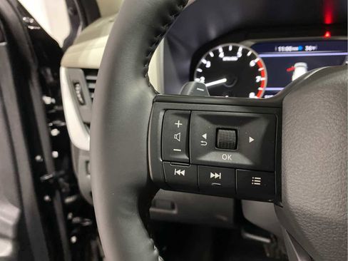 Used 2025 Nissan Rogue SV image 15