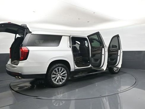 Used 2023 GMC Yukon XL Denali AWD/4WD image 49