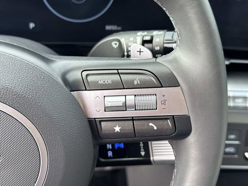 Used 2024 Hyundai Kona Limited image 11