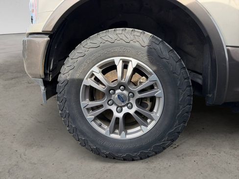 Used 2018 Ford F150 Lariat w/ Equipment Group 501A Mid AWD/4WD image 9