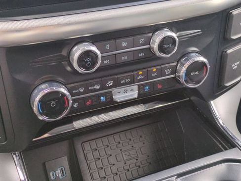 Used 2024 Ford F150 Lariat w/ Equipment Group 502A High AWD/4WD image 25