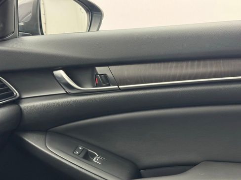 Used 2019 Honda Accord EX-L image 40