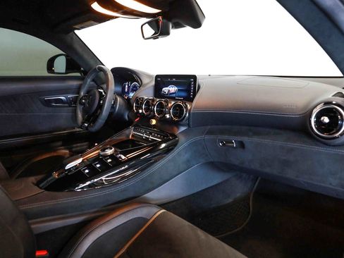 Used 2020 Mercedes-Benz AMG GT R image 32