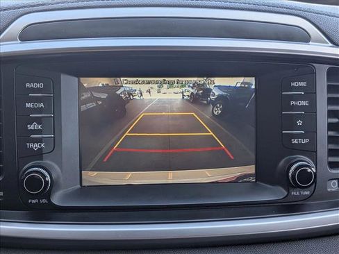 Used 2020 Kia Sorento L image 13