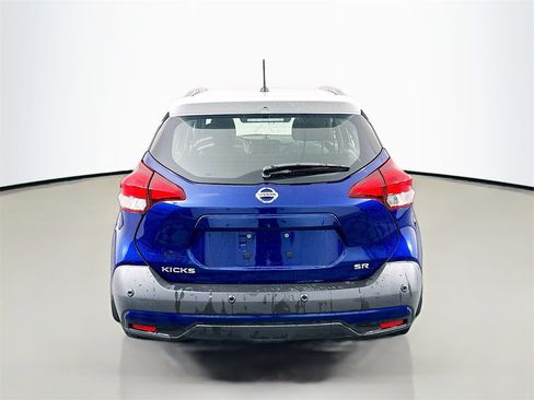 Used 2020 Nissan Kicks SR image 6