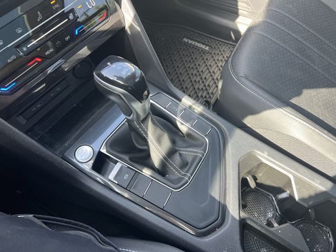 Certified 2023 Volkswagen Tiguan SE w/ Panoramic Sunroof Package FWD image 22